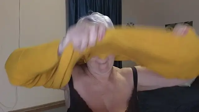 Sandra Snowflake online show from November 2025 04:01:01 AM