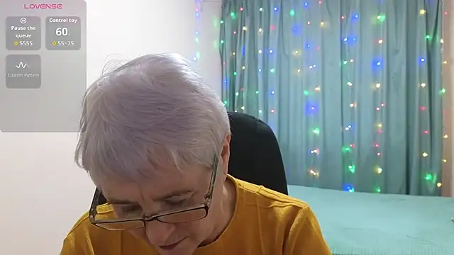 Sandra Snowflake online show from November 2025 11:53:02 AM