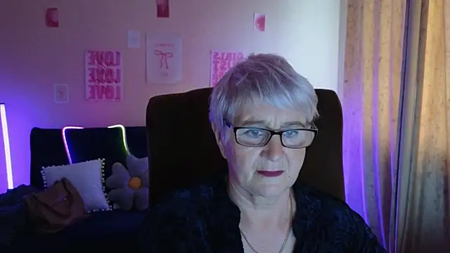 Snapshot of Sandra_Snowflake chatting on May 2026 10:54:01 AM Sandra Snowflake online show from May 2026 10:54:01 AM