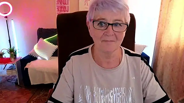 Snapshot of Sandra_Snowflake chatting on June 2026 11:12:02 AM Sandra Snowflake online show from June 2026 11:12:02 AM