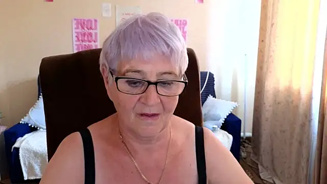 Snapshot of Sandra_Snowflake chatting on June 2026 09:14:01 AM Sandra Snowflake online show from June 2026 09:14:01 AM