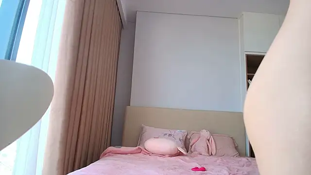 minamoons online show from April 2026 07:45:01 AM