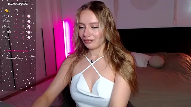 Snapshot of LunaticaBae chatting on March 2025 01:11:02 AM LunaticaBae online show from March 2025 01:11:02 AM