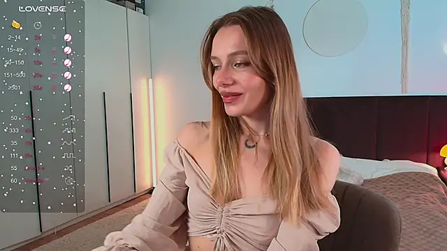 Snapshot of LunaticaBae chatting on October 2025 02:56:01 AM LunaticaBae online show from October 2025 02:56:01 AM