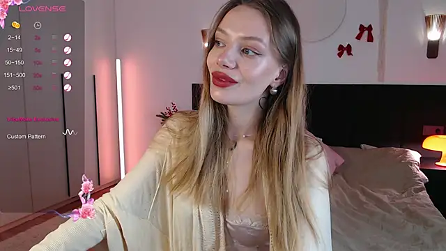 LunaticaBae online show from January 2026 02:37:01 AM