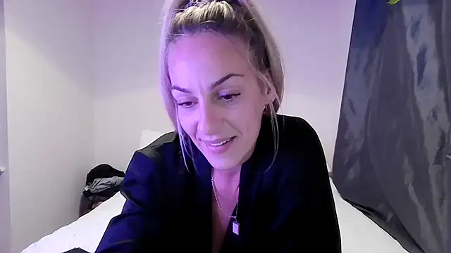 Edenfox- online show from September 2025 10:32:02 PM