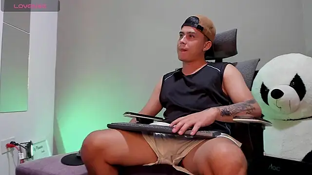 mattiwsmorris  online show from October 2025 07:49:02 AM