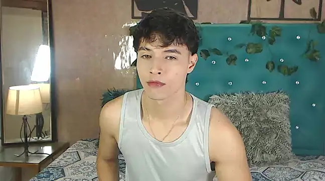 LiamAndrewzz online show from March 2025 04:49:02 AM