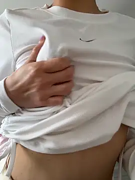 skybeatrice7 online show from November 2025 07:24:02 PM