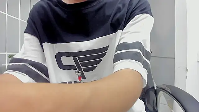 Johann sex online show from September 2025 04:18:01 PM