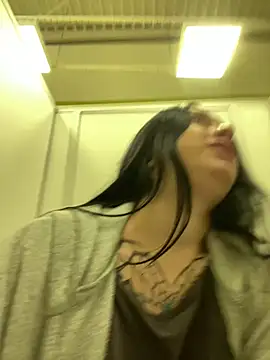 AlishaPrettyBlade online show from March 2025 09:40:02 AM