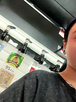 AlishaPrettyBlade online show from October 2025 10:45:02 AM