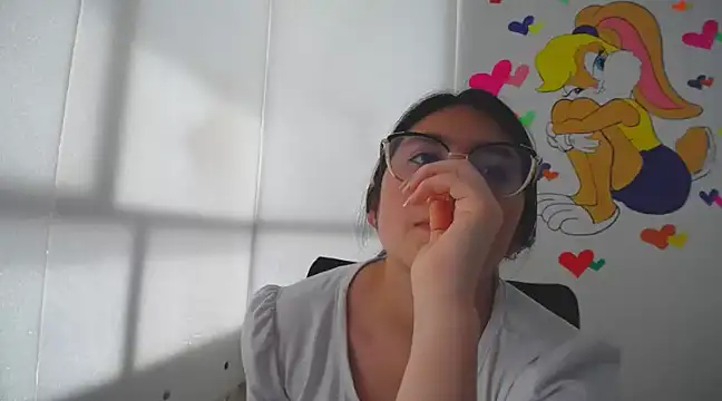 Arielle lov online show from February 2025 05:36:02 PM