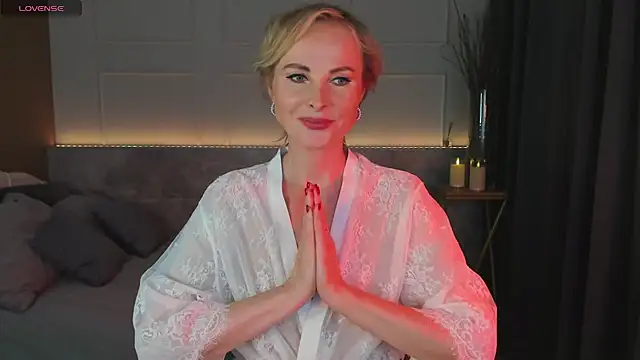 Sandra Kind online show from March 2025 05:22:02 AM