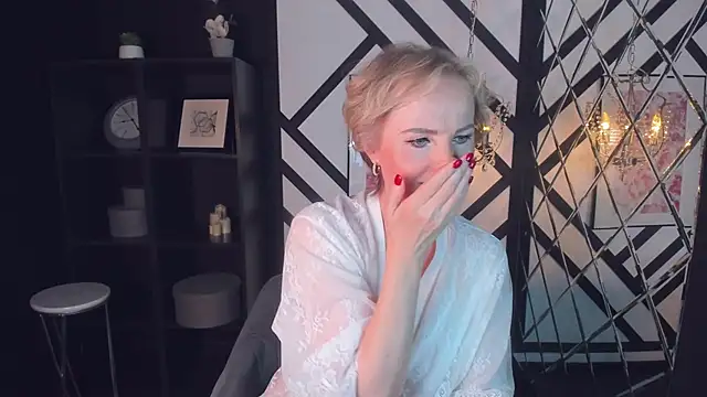 Sandra Kind online show from March 2025 05:52:02 AM