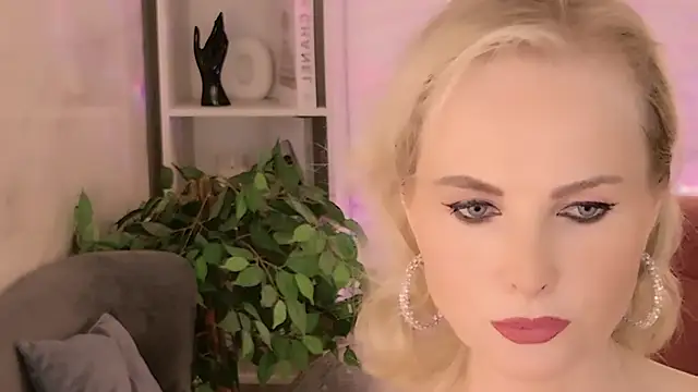 Snapshot of Sandra_Kind chatting on June 2026 06:52:02 AM Sandra Kind online show from June 2026 06:52:02 AM