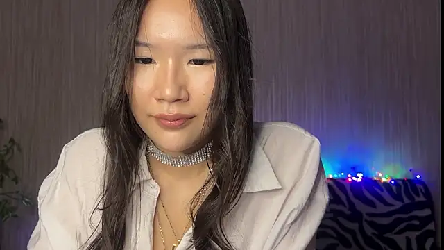 Asian Vi online show from March 2025 02:21:02 PM