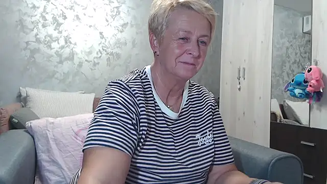 RosesandLillies online show from September 2025 05:15:02 PM