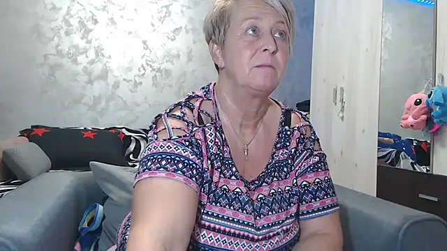 RosesandLillies online show from January 2026 06:02:02 PM