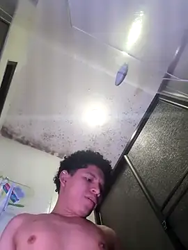 Snapshot of Magno_03 chatting on October 2025 10:17:02 AM Magno 03 online show from October 2025 10:17:02 AM