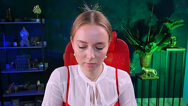 JenniferGraces online show from February 2025 10:38:02 AM