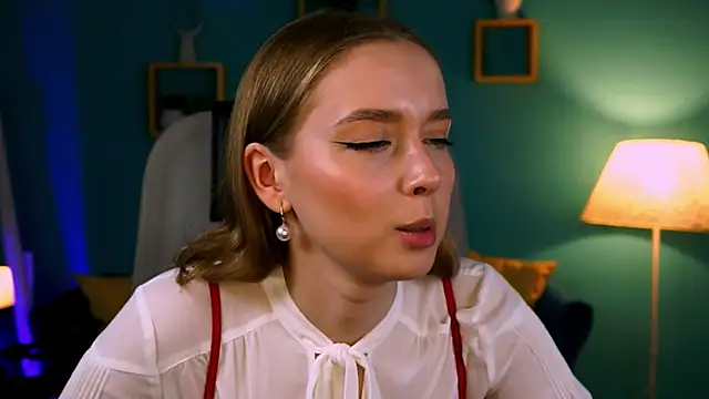 JenniferGraces online show from March 2025 07:38:01 PM