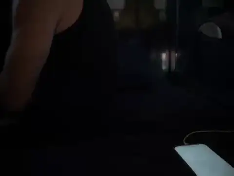 Snapshot of DominantDong chatting on October 2025 12:11:01 AM DominantDong online show from October 2025 12:11:01 AM