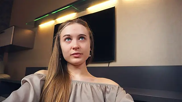 QuennaCoote online show from March 2025 01:14:02 PM