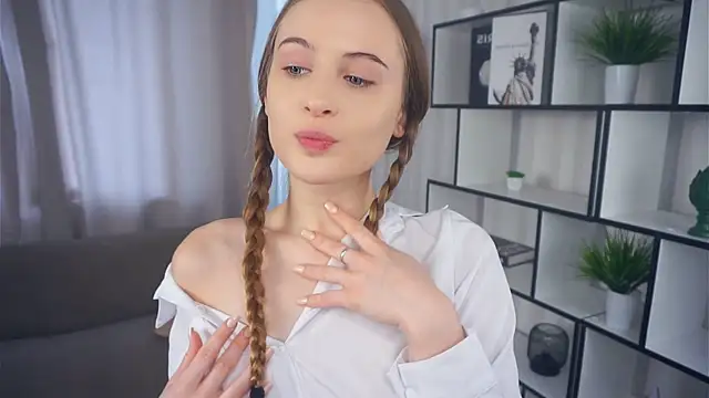 QuennaCoote online show from September 2025 06:18:02 AM