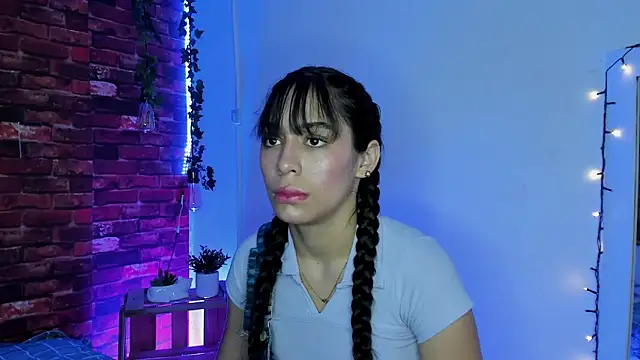 TANIA 06 online show from September 2025 01:22:02 PM