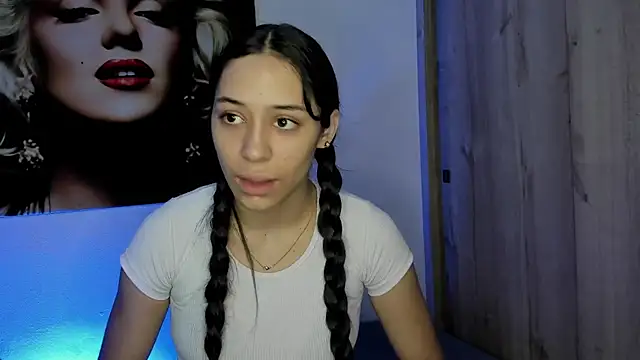 TANIA 06 online show from October 2025 01:10:02 PM