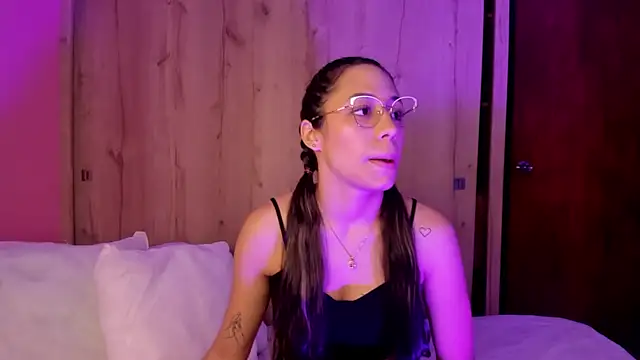 TANIA 06 online show from May 2026 01:28:01 PM