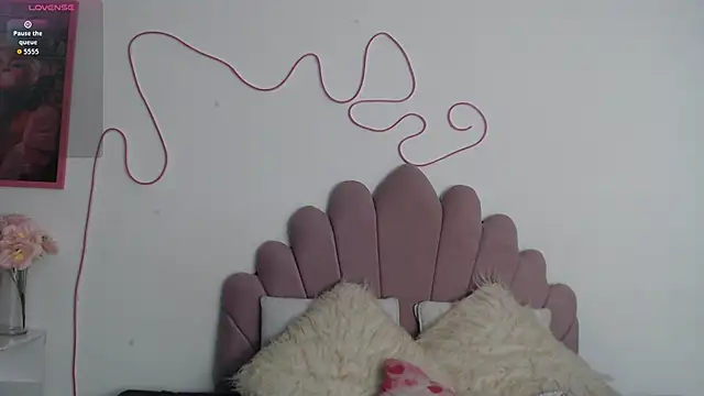 emily-777 online show from September 2025 10:44:02 PM