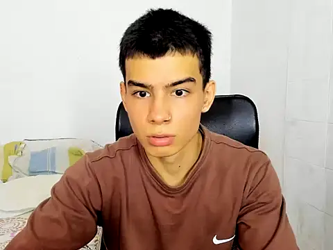 seigfried0 online show from February 2025 07:05:01 PM