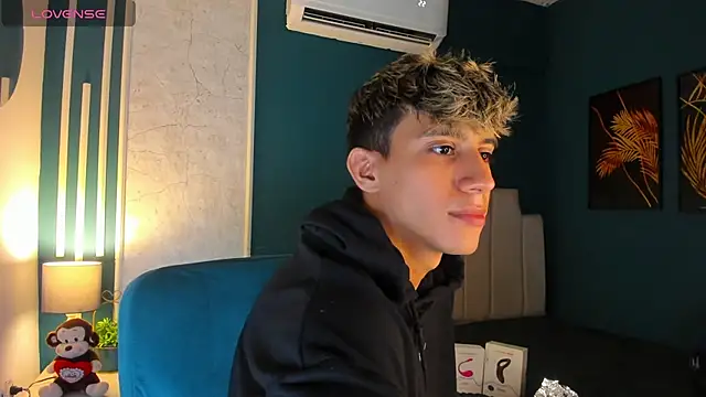 Allex Cano online show from March 2025 03:45:01 AM