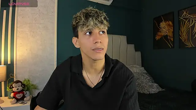 Allex Cano online show from March 2025 11:55:01 AM