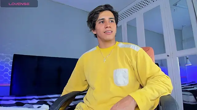 Allex Cano online show from September 2025 10:02:01 PM