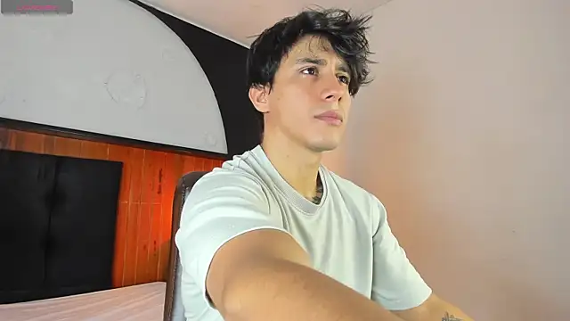 Allex Cano online show from February 2026 08:41:02 PM