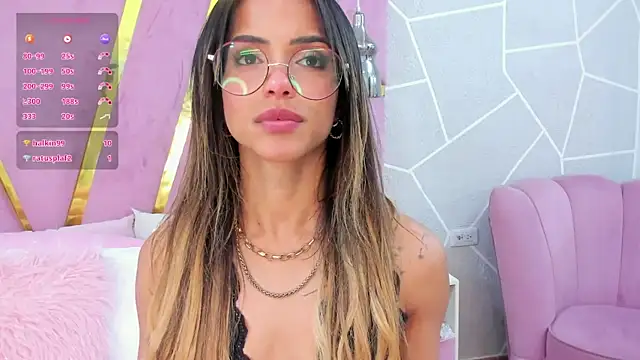 Snapshot of EmmyCortez chatting on March 2025 08:09:01 AM EmmyCortez online show from March 2025 08:09:01 AM