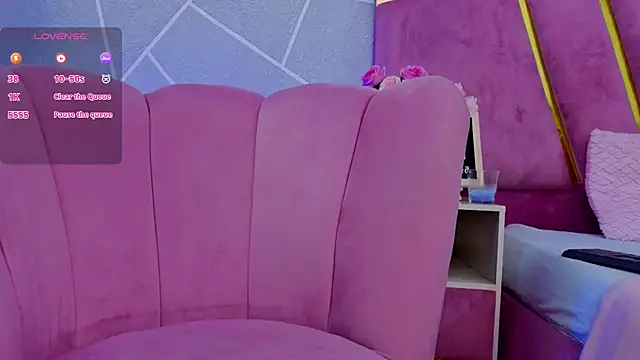 Snapshot of EmmyCortez chatting on October 2025 11:49:02 AM EmmyCortez online show from October 2025 11:49:02 AM