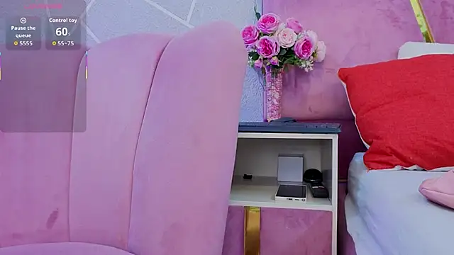 Snapshot of EmmyCortez chatting on November 2025 11:54:01 AM EmmyCortez online show from November 2025 11:54:01 AM