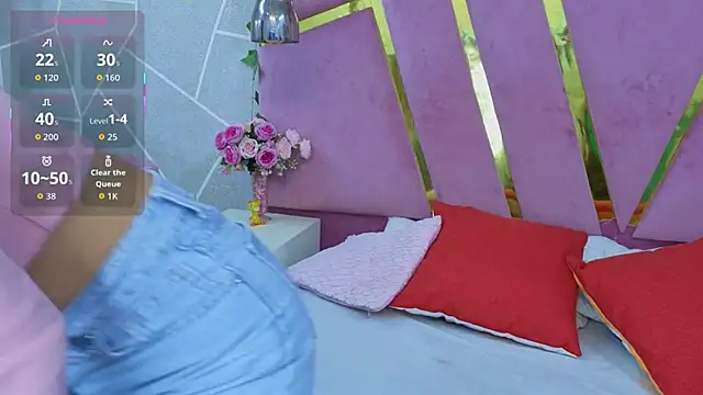 Snapshot of EmmyCortez chatting on November 2025 11:43:01 AM EmmyCortez online show from November 2025 11:43:01 AM