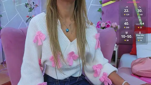 Snapshot of EmmyCortez chatting on November 2025 11:42:01 AM EmmyCortez online show from November 2025 11:42:01 AM