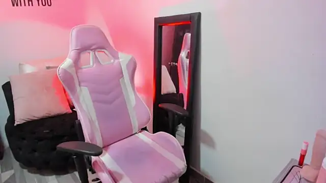 Snapshot of Zamira_Taylor chatting on March 2025 07:38:01 PM Zamira Taylor online show from March 2025 07:38:01 PM