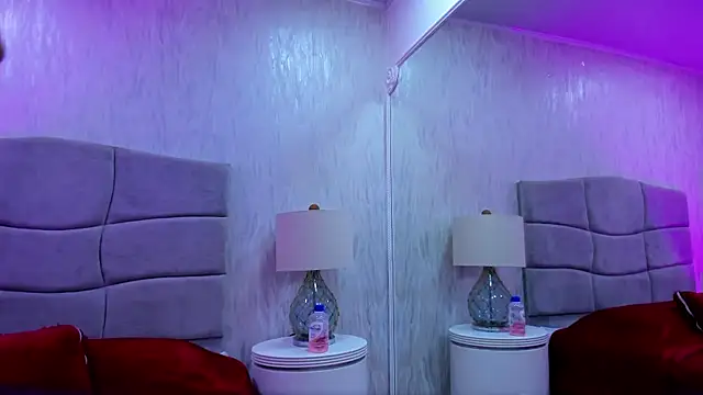 NahomyCarther online show from September 2025 03:54:01 AM