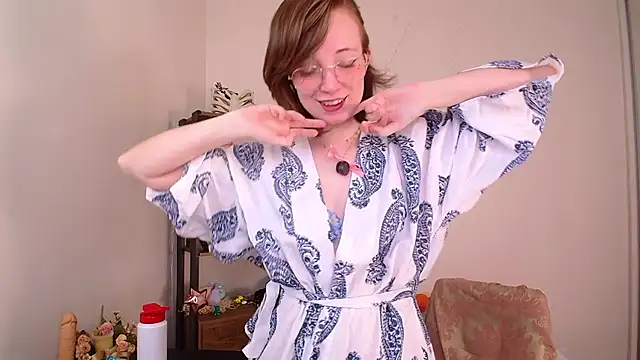 Snapshot of Elise_Nyx chatting on June 2026 12:54:02 PM Elise Nyx online show from June 2026 12:54:02 PM