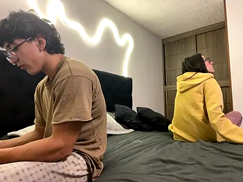 DesireLuxe online show from October 2025 07:50:01 AM