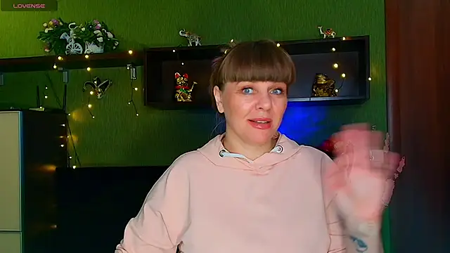 Snapshot of VeronikawGold chatting on February 2026 05:55:02 PM VeronikawGold online show from February 2026 05:55:02 PM