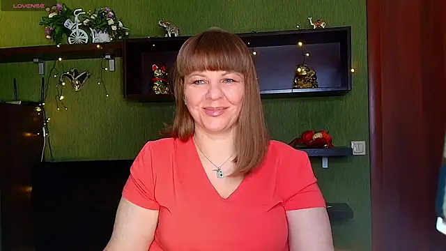 Snapshot of VeronikawGold chatting on February 2026 05:03:02 AM VeronikawGold online show from February 2026 05:03:02 AM