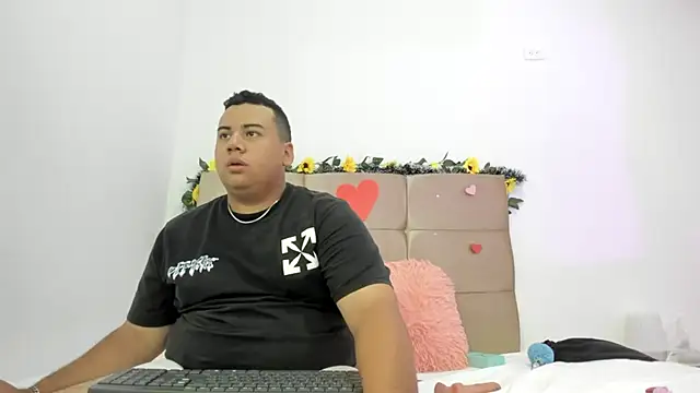 MICHAEL AND SHARON online show from March 2025 02:37:01 AM